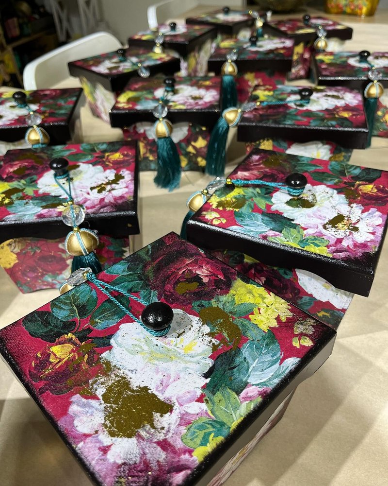 糖果盒 匠心圓滿 紙藝拼貼 蝶古巴特 金箔 流蘇 伴手禮 年節禮盒 - 居家收納/收納盒/儲物盒 - 木頭 咖啡色