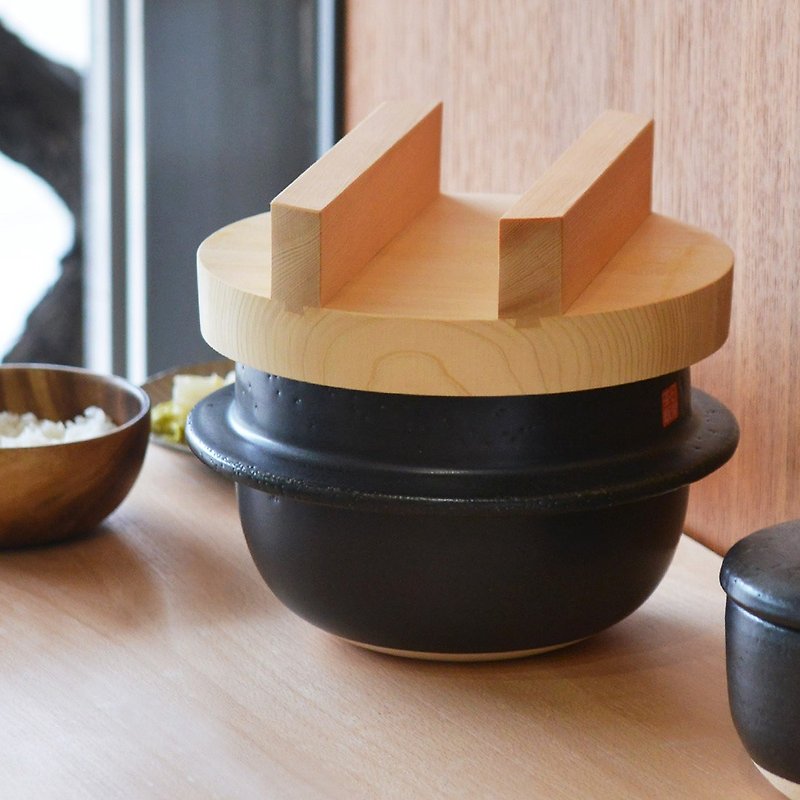 Japan's FORMLADY Japanese-made Banko-yaki-fired three-in-one wood-covered feather-cauldron rice cooker (with inner lid) - Pots & Pans - Pottery Black