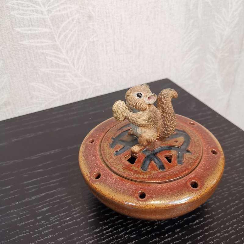 手工製作-薰香盒系列-松鼠 - 香氛/精油/擴香 - 陶 