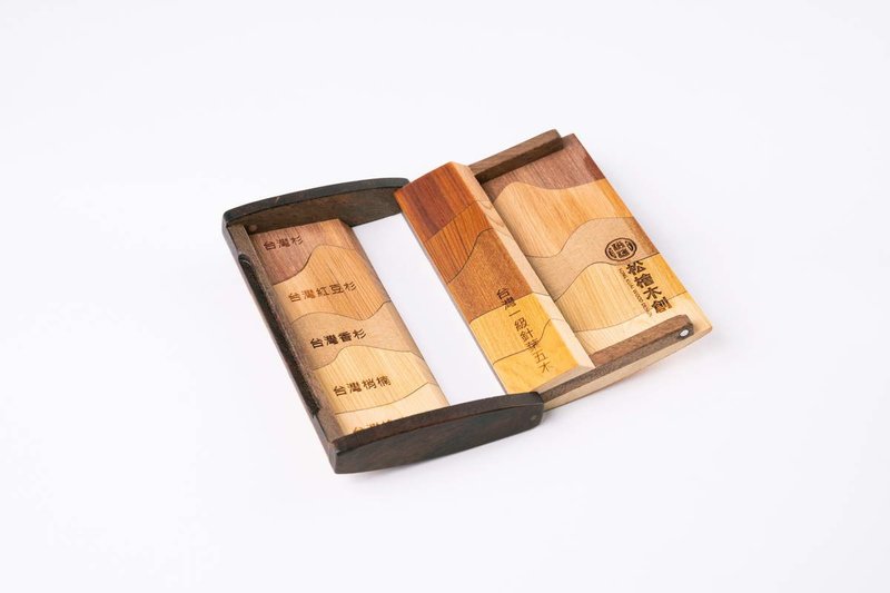 Taiwan five wood business card box - ที่ตั้งบัตร - ไม้ สีนำ้ตาล