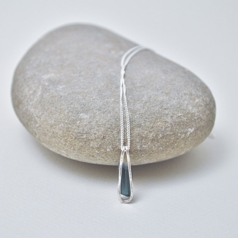 原石系列-深藍色碧璽‧純銀項鍊鍊 - 項鍊 - 純銀 藍色