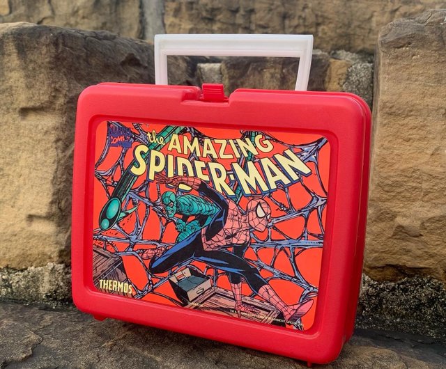 The Amazing hot Spider-Man vintage lunch box with thermos