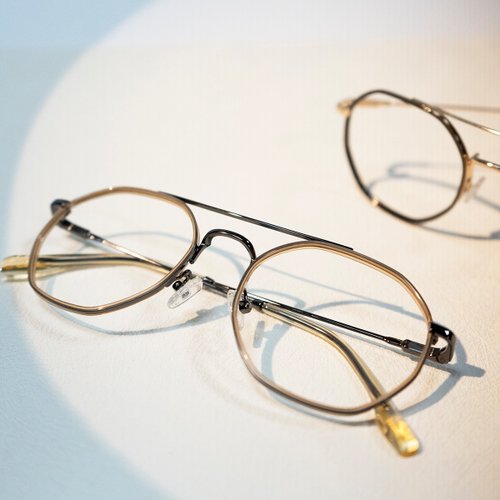 EYEJINg愛鏡 金屬雙槓多邊形框眼鏡 × FROMEYES 高折射率濾藍光