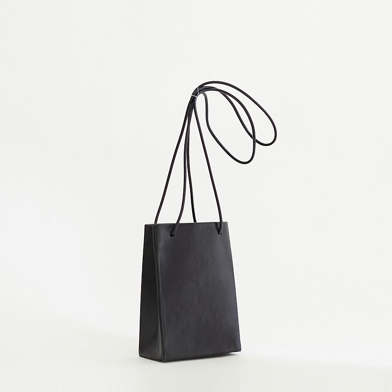 JOYDIVISION simple shoulder bag genuine leather women's small square bag - กระเป๋าถือ - หนังแท้ สีดำ