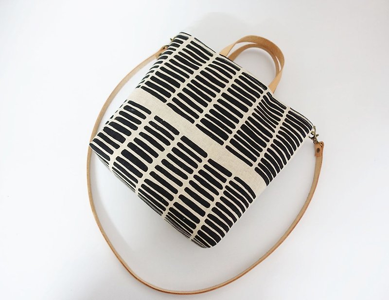 Screen printing  Tote bag  wood - กระเป๋าแมสเซนเจอร์ - ผ้าฝ้าย/ผ้าลินิน สีดำ