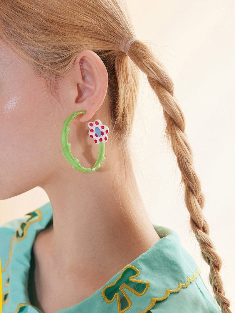 アウトレット品 緑の蔓の花の 大ぶりイヤリング - 耳環/耳夾/耳骨夾 - 壓克力 綠色