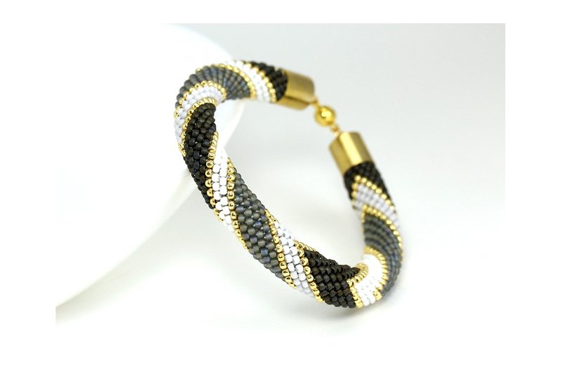 Glass Beaded Bracelet Bead Crochet Rope Seed Bead Bracelet Fashion Jewelry - สร้อยข้อมือ - กระจกลาย สีเทา