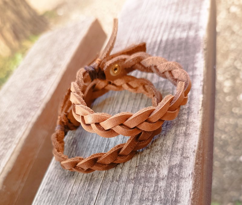 Minimalist Braided Leather Bracelet, 6 Colors, Stainless Steel Closure, Unisex - 手鍊/手環 - 真皮 咖啡色