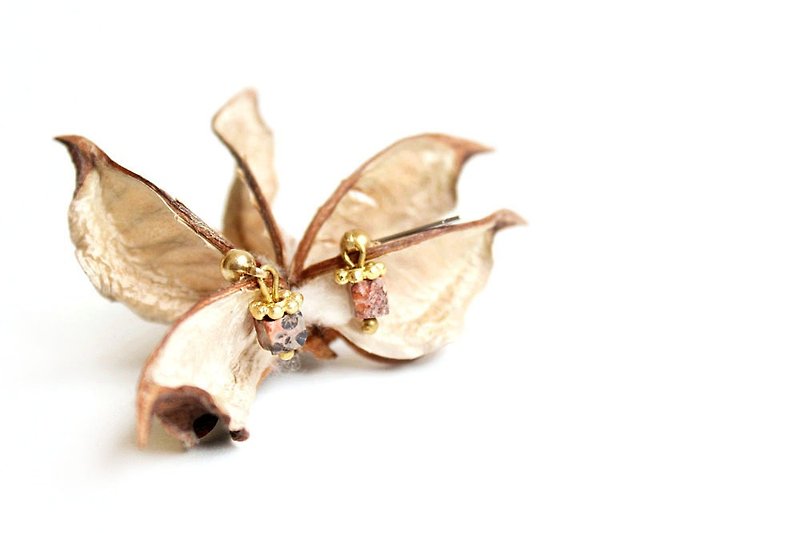 【UNA-優娜手作】玫瑰大理石甜心小方塊 - 鋼針式 黃銅 天然寶石 客製化 - 耳環/耳夾 - 寶石 多色
