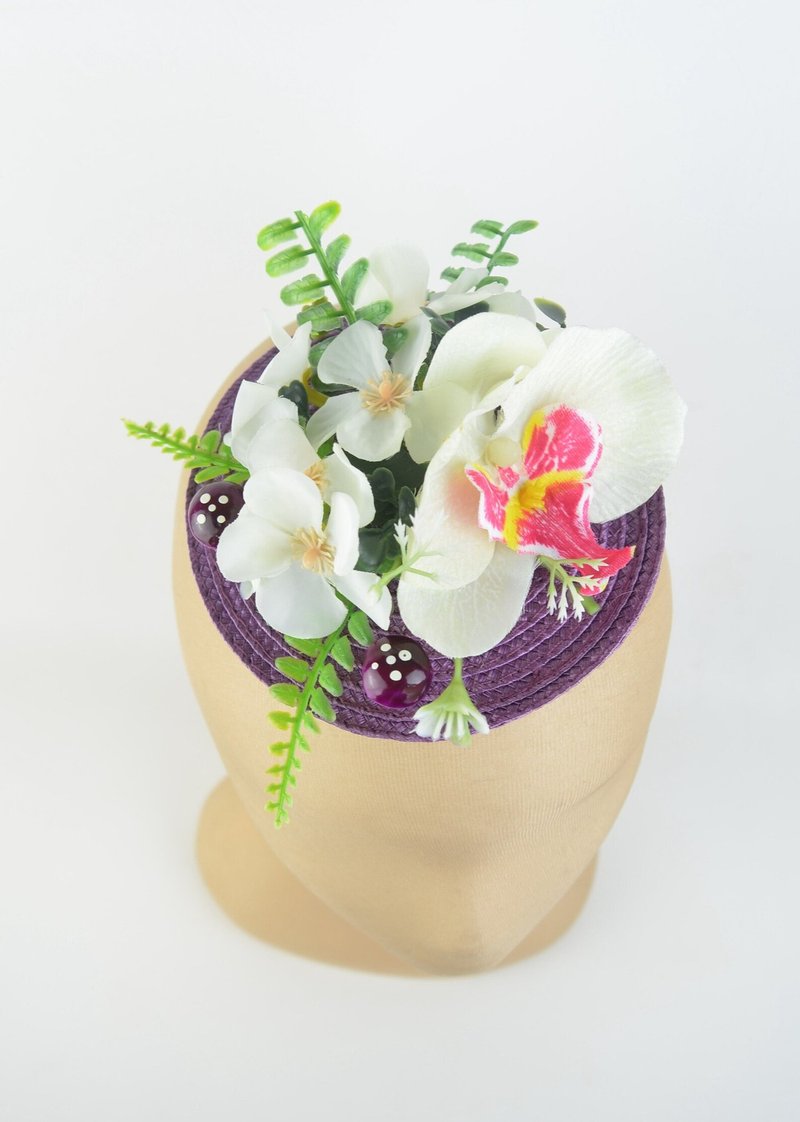 Headpiece Cocktail Hat with White Orchid Flower and Purple Mushrooms Wedding - เครื่องประดับผม - วัสดุอื่นๆ สีม่วง