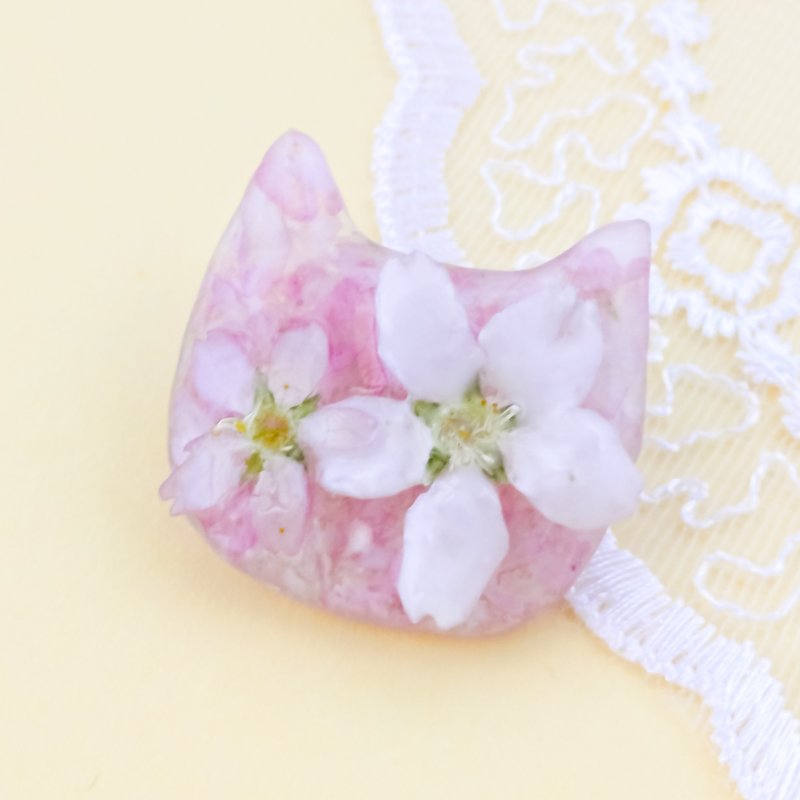 桜でできた猫さんブローチ(真花/自製乾燥花) - 胸針 - 植物．花 粉紅色