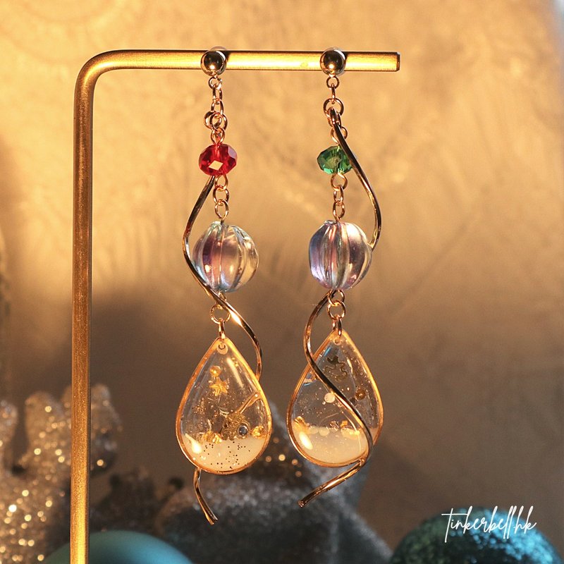 [Christmas Series] UV Glue Christmas Handmade Deer l Santa Claus l Christmas Tree Anti-Sensitivity Earrings - Earrings & Clip-ons - Other Materials Gold