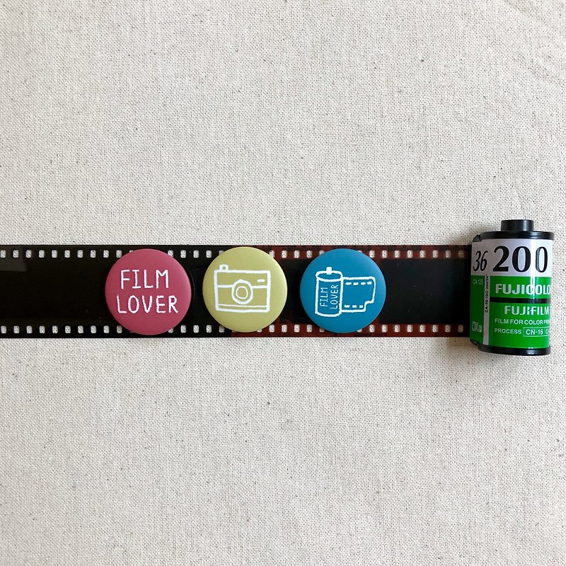 Negative Film Lovers Badge - Badges & Pins - Plastic 