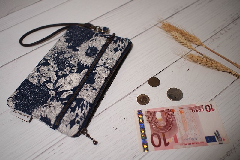 Pick up series mobile phone bag / coin purse / limited manual bag / blue garden / pre-order - Clutch Bags - Cotton & Hemp Blue