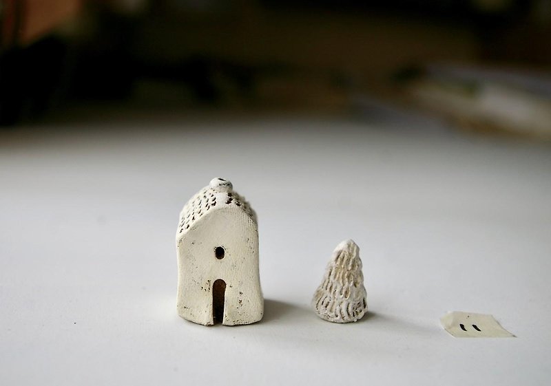Small house of chimney 11 (with fir tree) - Other - Other Materials White