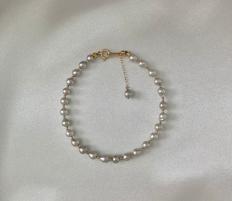 Restock Japanese pearls Made in Japan Japanese baroque pearls 3.5-4mm Gray bracelets for seasonal festivals - Bracelets - Pearl Gray