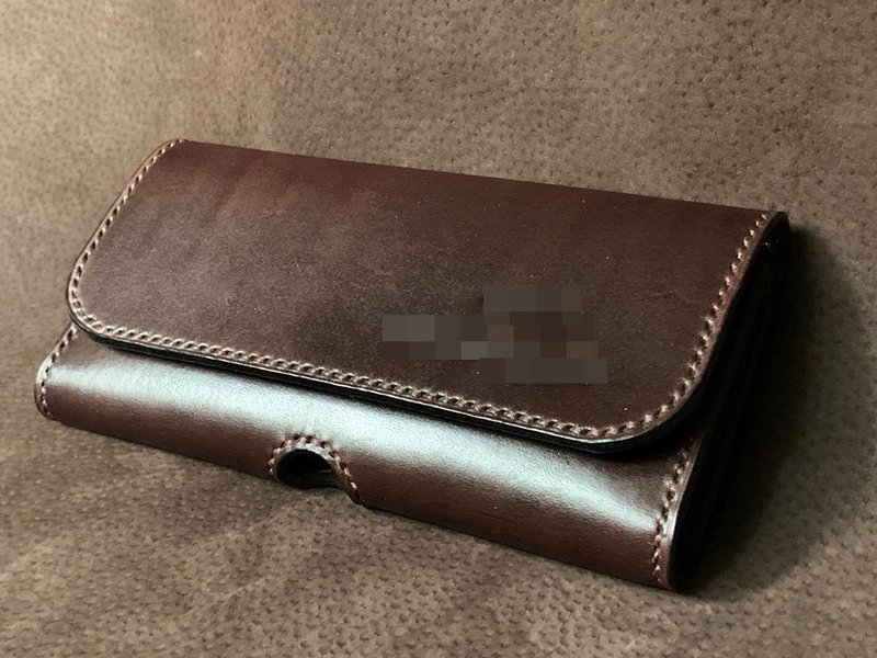 Vegetable-tanned leather, handmade phone pouch, waist-style phone bag, custom colors, English name printing. - อื่นๆ - หนังแท้ หลากหลายสี