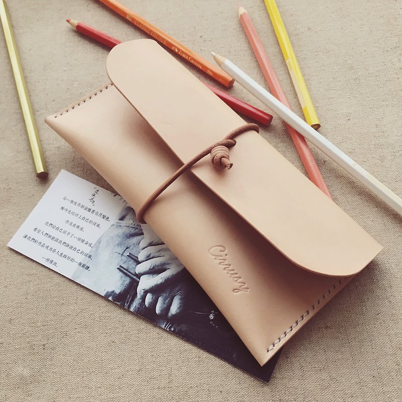 Literary and art simple pencil case tie rope design Italian vegetable tanned leather handmade leather goods customization - Pencil Cases - Genuine Leather 