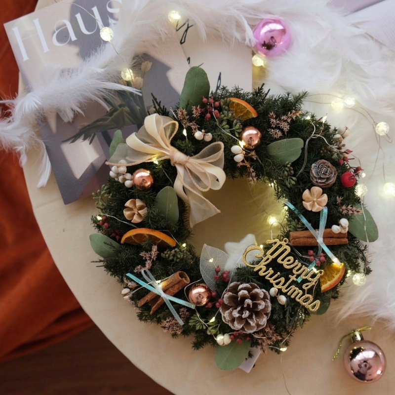 Forest Fruits Everlasting Christmas Wreath 22CM Everlasting Christmas Wreath Christmas Gift - ช่อดอกไม้แห้ง - พืช/ดอกไม้ สีเขียว