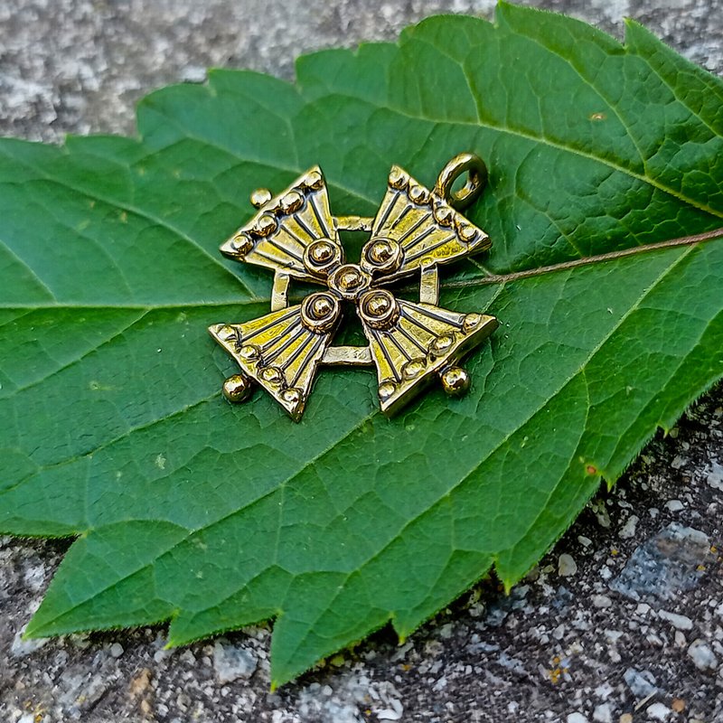 Hutsul cross necklace pendant,Bronze Cross necklace,equilateral gutzul cross,ukr - 項鍊 - 銅/黃銅 金色