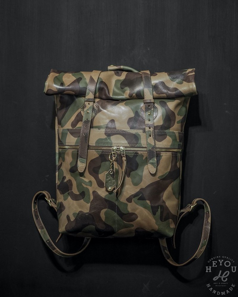 Camouflage Rolltop Rucksack 迷彩後背包 - 後背包/背包/書包 - 真皮 多色