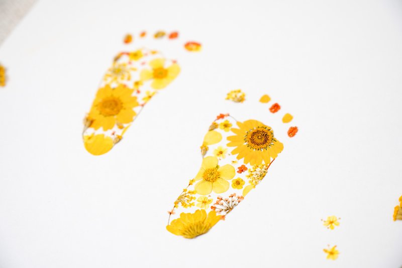 Baby Footprint Pressed Flower Art Painting Commemorative Painting - Kids' Furniture - Plants & Flowers Yellow