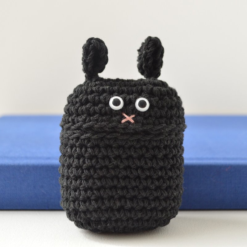 AirPods Case Black Rabbit - ที่เก็บหูฟัง - ผ้าฝ้าย/ผ้าลินิน สีดำ