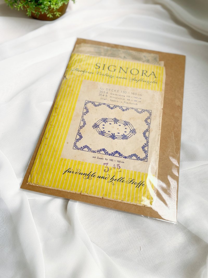 【好日戀物】德國帶回古老刺繡/十字繡圖面含紙型紙本收藏品 - 編織/刺繡/羊毛氈/縫紉 - 其他金屬 多色