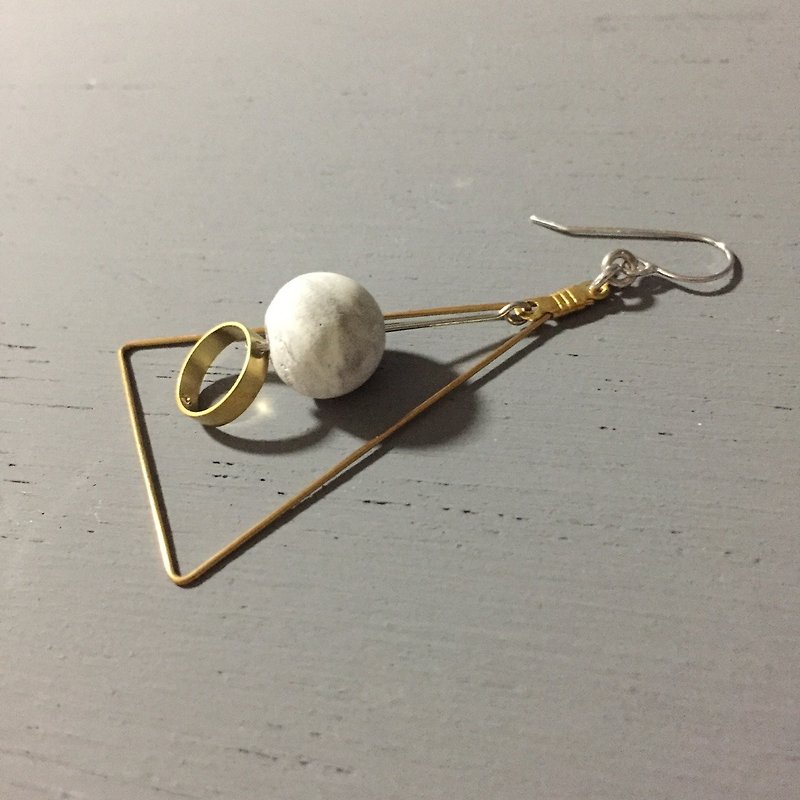 Marble Concrete x Brass x Sterling silver : Dangle and Drop Earring (ONE UNIT ) - ต่างหู - ปูน สีทอง