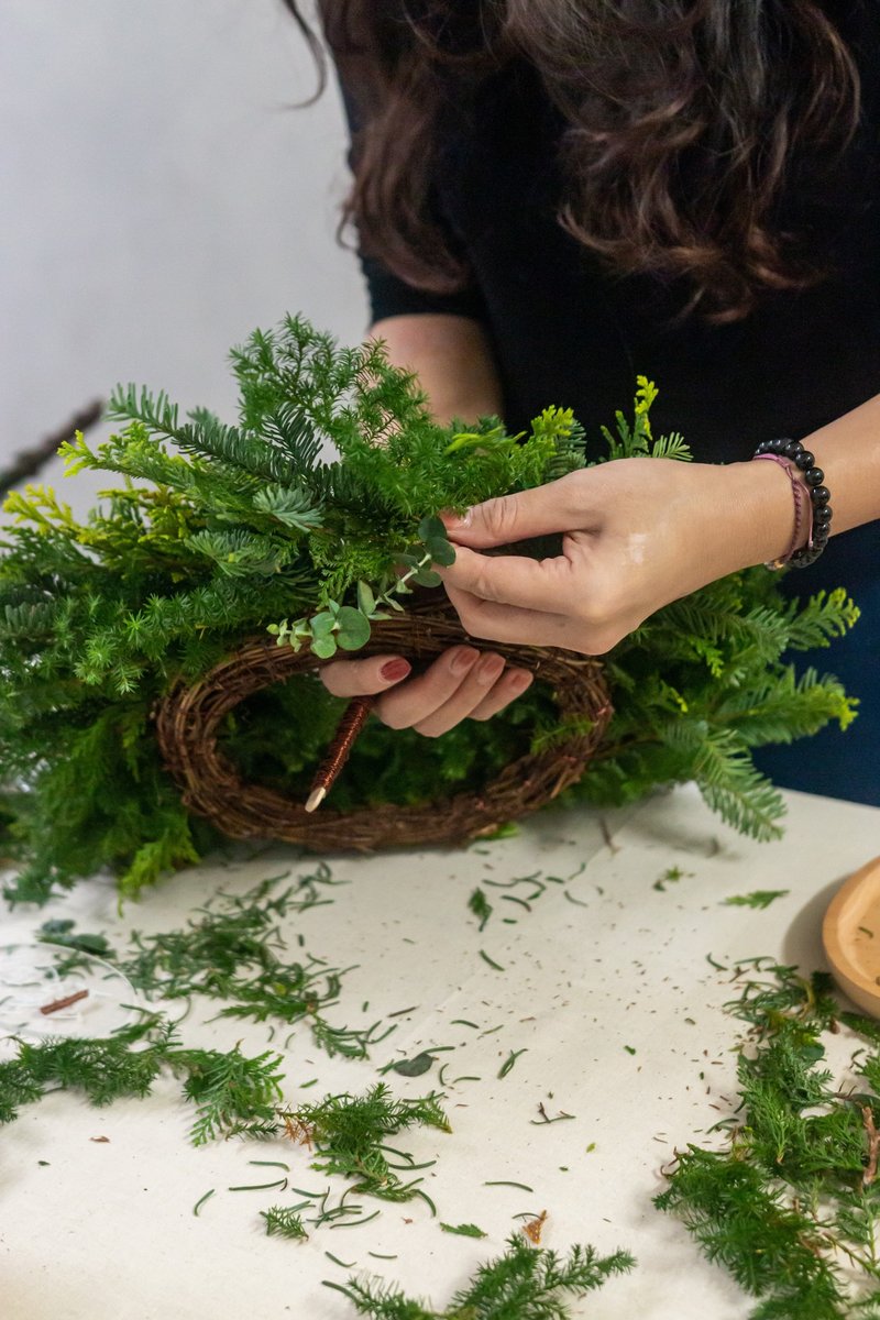 【三重聖誕花圈課程】手綁自然聖誕花圈 | 手作活動 | 初學者可 - 植栽/花藝 - 植物．花 
