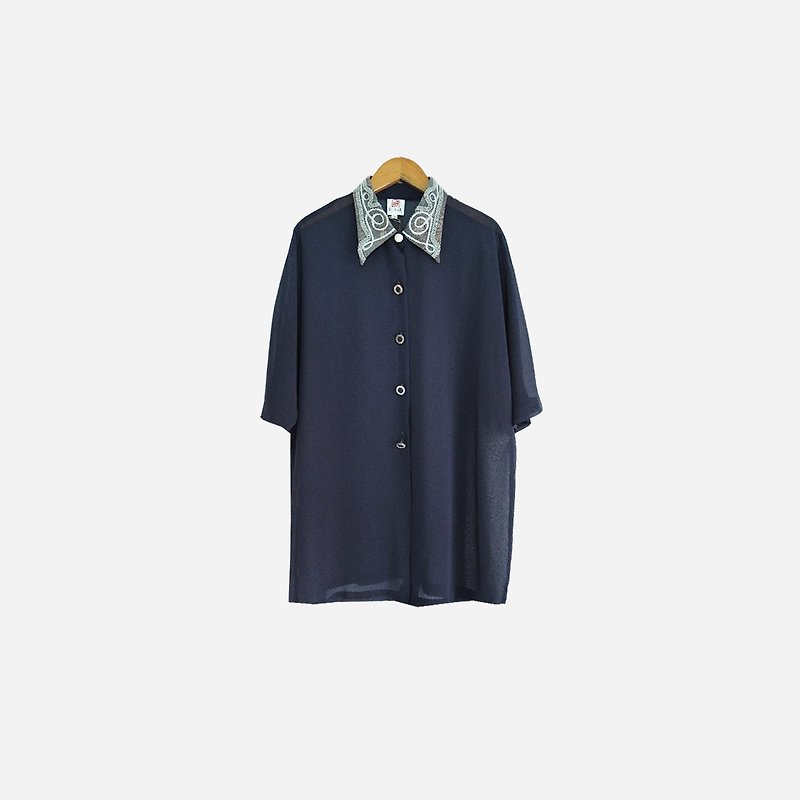 Dislocated vintage / dark blue embroidered chiffon shirt no.664 vintage - เสื้อเชิ้ตผู้หญิง - วัสดุอื่นๆ สีน้ำเงิน