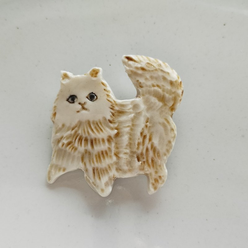 fluffy cat - Brooches - Pottery 