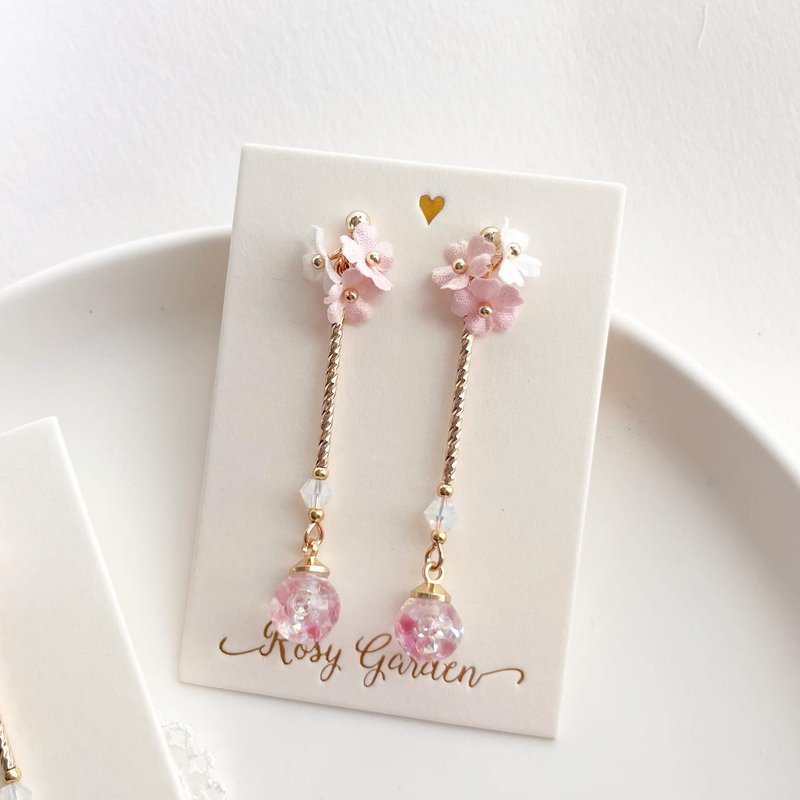 Rosy Garden Triple sakura with water inside glass ball long earrings - Earrings & Clip-ons - Glass Pink