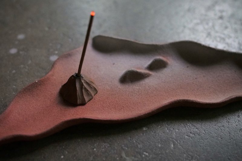 Snow mountain incense seat / holy wood / incense stick / ceramic incense plate set - Candles & Candle Holders - Pottery Brown