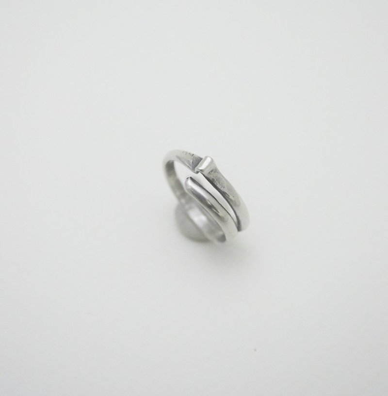 Surrounding-no.2‧Wrap around silver ring - แหวนทั่วไป - โลหะ สีเงิน