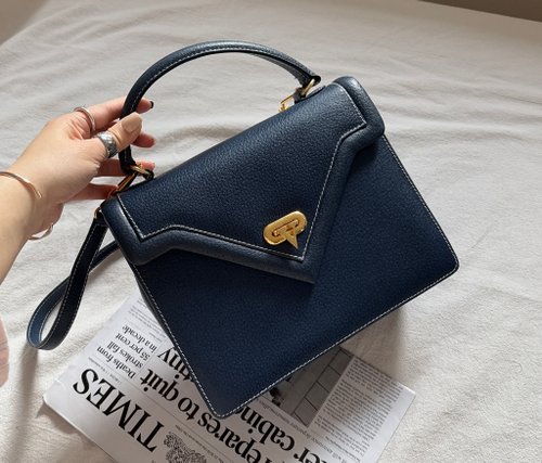 林記中古 Lams Vintage | 日本中古選品 中古Valentino Garavani小V金扣 明線牛皮深丹寧配色 手提單肩包