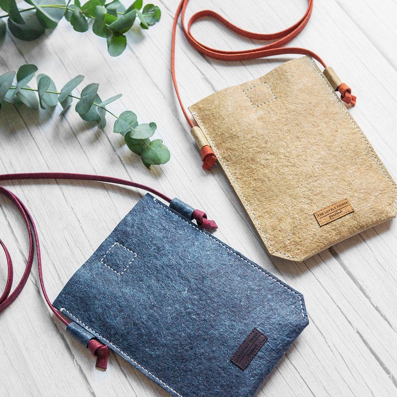 ELLIS Travel Crossbody Bag - Dark Blue (Coconut Leather/Vegan/Eco-friendly)) - กระเป๋าแมสเซนเจอร์ - วัสดุอีโค 