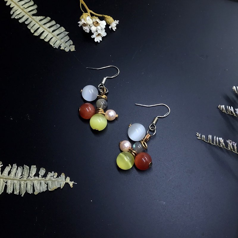 Low color Christmas bells elegant earrings - Earrings & Clip-ons - Gemstone Multicolor