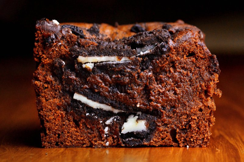 [Mr. Takamoto handy brownie monopoly] OREO sandwich brownie - เค้กและของหวาน - อาหารสด สีนำ้ตาล