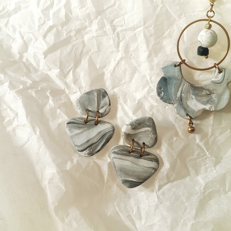 Stone shaped configuration profile series ~ triangle design marble earrings (Clip-On may be modified formula) - Earrings & Clip-ons - Clay White