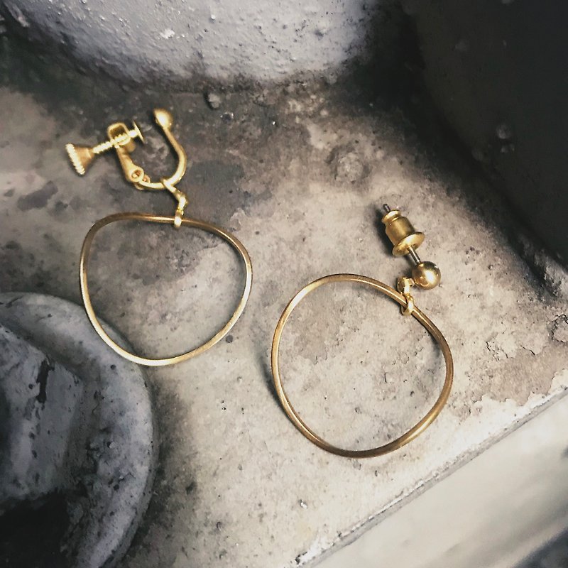 Sienna黃銅耳環(可選要夾式或耳針)*賣場為單隻價錢 - 耳環/耳夾 - 銅/黃銅 金色