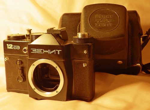 geokubanoid ZENIT-12sd 35mm film SLR camera BODY with Pentax M42 lens mount USSR KMZ 1985