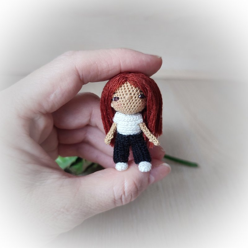 Miniature doll crochet. Tiny doll. Dollhouse miniature doll. - ตุ๊กตา - ผ้าฝ้าย/ผ้าลินิน หลากหลายสี