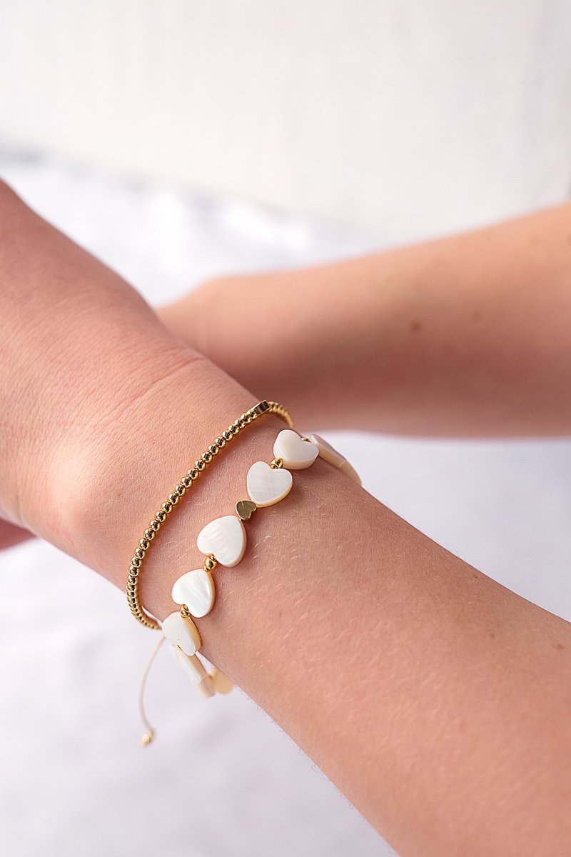 White hearts bracelet, Wish bracelet, Gift for the bride, Bridesmaid gift. - 手鍊/手環 - 珍珠 白色