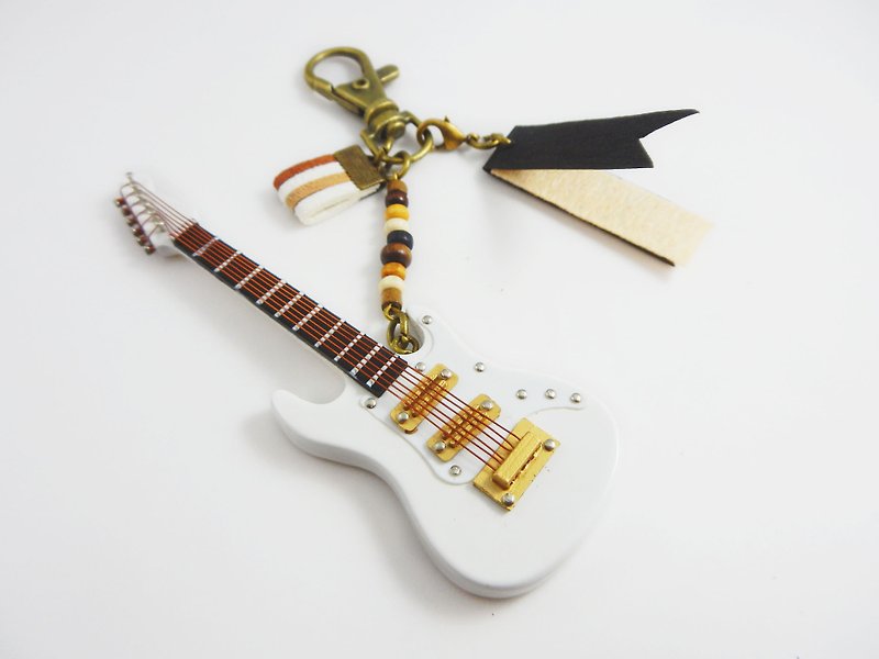 [White electric guitar] electric guitar texture mini model charm packaging accessories custom - พวงกุญแจ - ไม้ สีนำ้ตาล