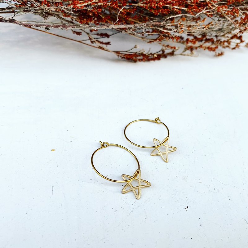 Copper hand made _ small single circle star shape copper earrings - Earrings & Clip-ons - Copper & Brass Gold