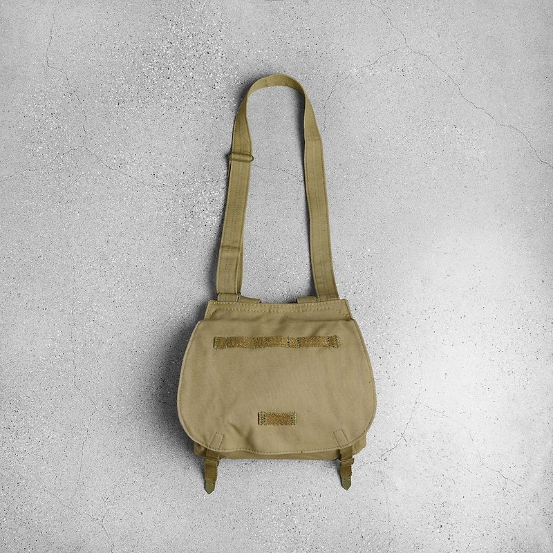Czech Linen Military bag - กระเป๋าแมสเซนเจอร์ - ผ้าฝ้าย/ผ้าลินิน สีกากี