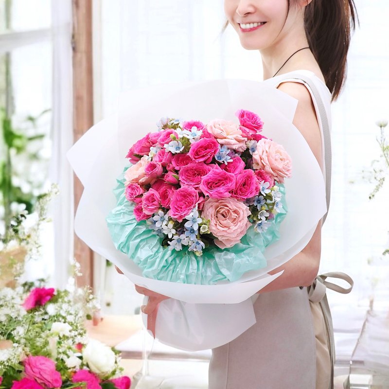 Leaflorist sweet pink flower bouquet - ช่อดอกไม้แห้ง - พืช/ดอกไม้ สึชมพู