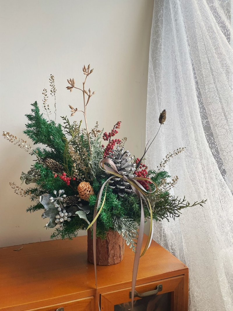 【花訴花藝】松果聖誕永生桌花/開幕花禮/升遷花禮/聖誕花禮 - 擺飾/家飾品 - 植物．花 多色