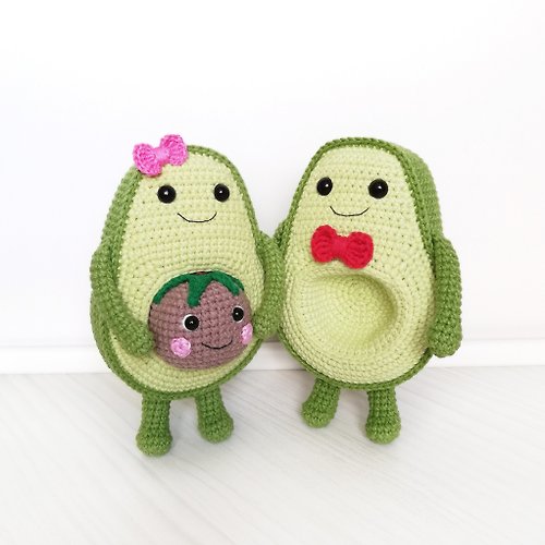 ToysByElenaRay Avocado couple, waiting for baby. Gift for pregnant women.